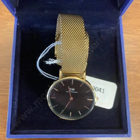 Daniel Wellington Classic B32R14 Timepiece With Mesh Strap